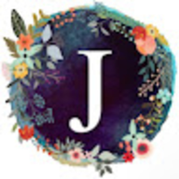 Meet your Posher, Julie - Picture 1 of 1